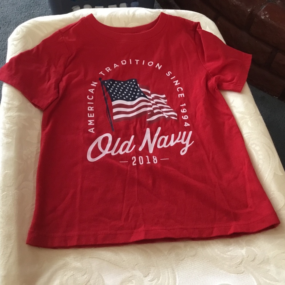 Old Navy Red Patriotic Short Sleeve T-shirt.  5T